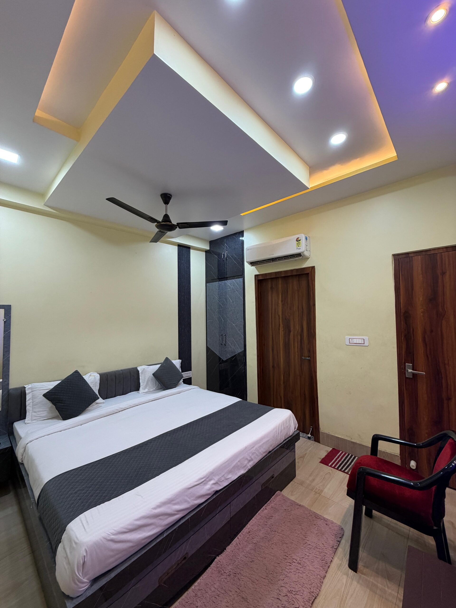 Comfort Room at Kartikey Home Stay